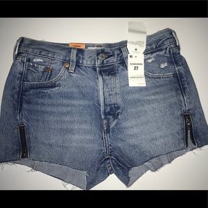 NWT Levi’s Orginal Fit 501 Jean Shorts
